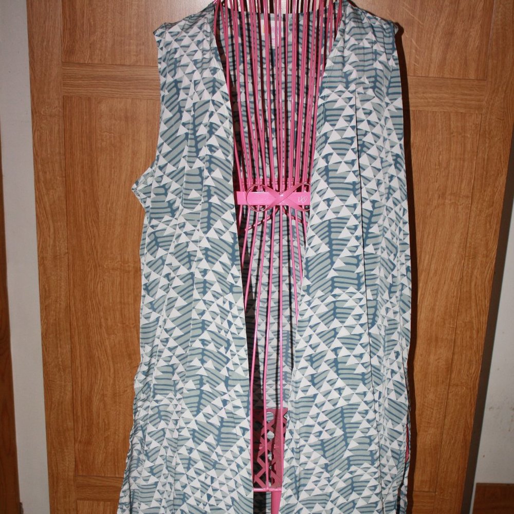 LuLaRoe Joy Sleeveless Cardigan Abstract Print